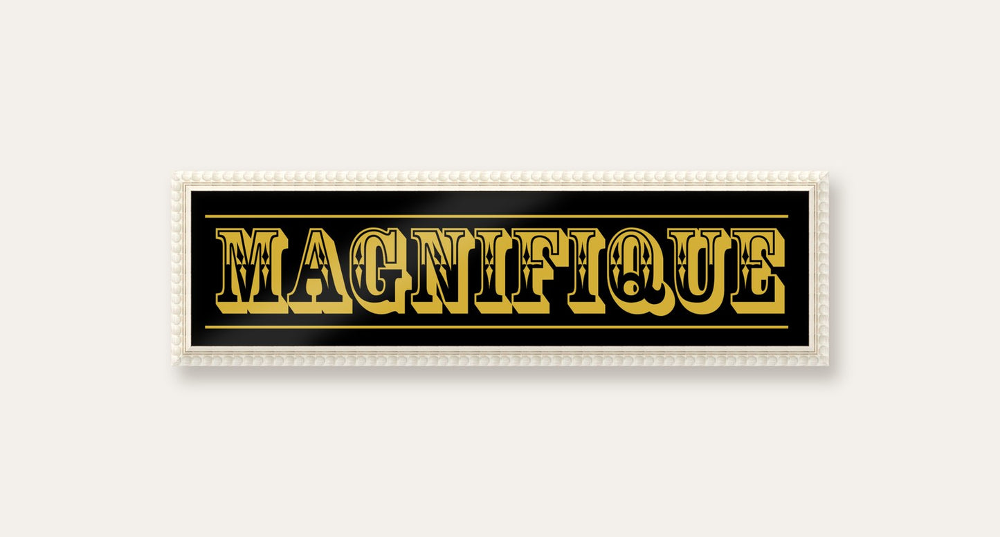 Magnifique panoramic print in a white bobbin frame